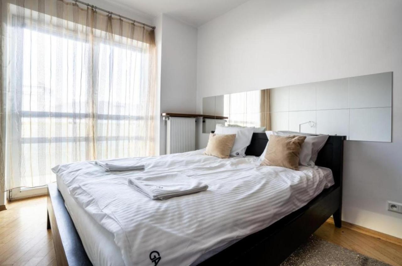 Platinum Tower - City Center - Golden Apartments Варшава Экстерьер фото